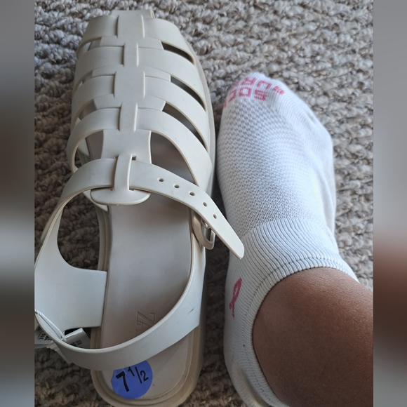 ZARA Chunky Platform Sandals – Beige – SHOE IS 10.5 NWT BLUE LABEL IS INCORRECT - Picture 8 of 8